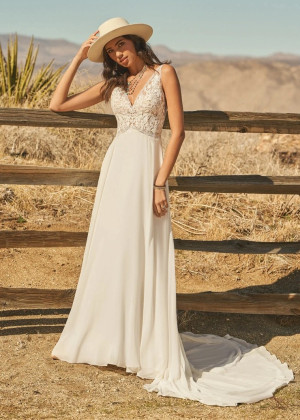 V Neck Ivory Lace Chiffon Basque Waist Wedding Dress